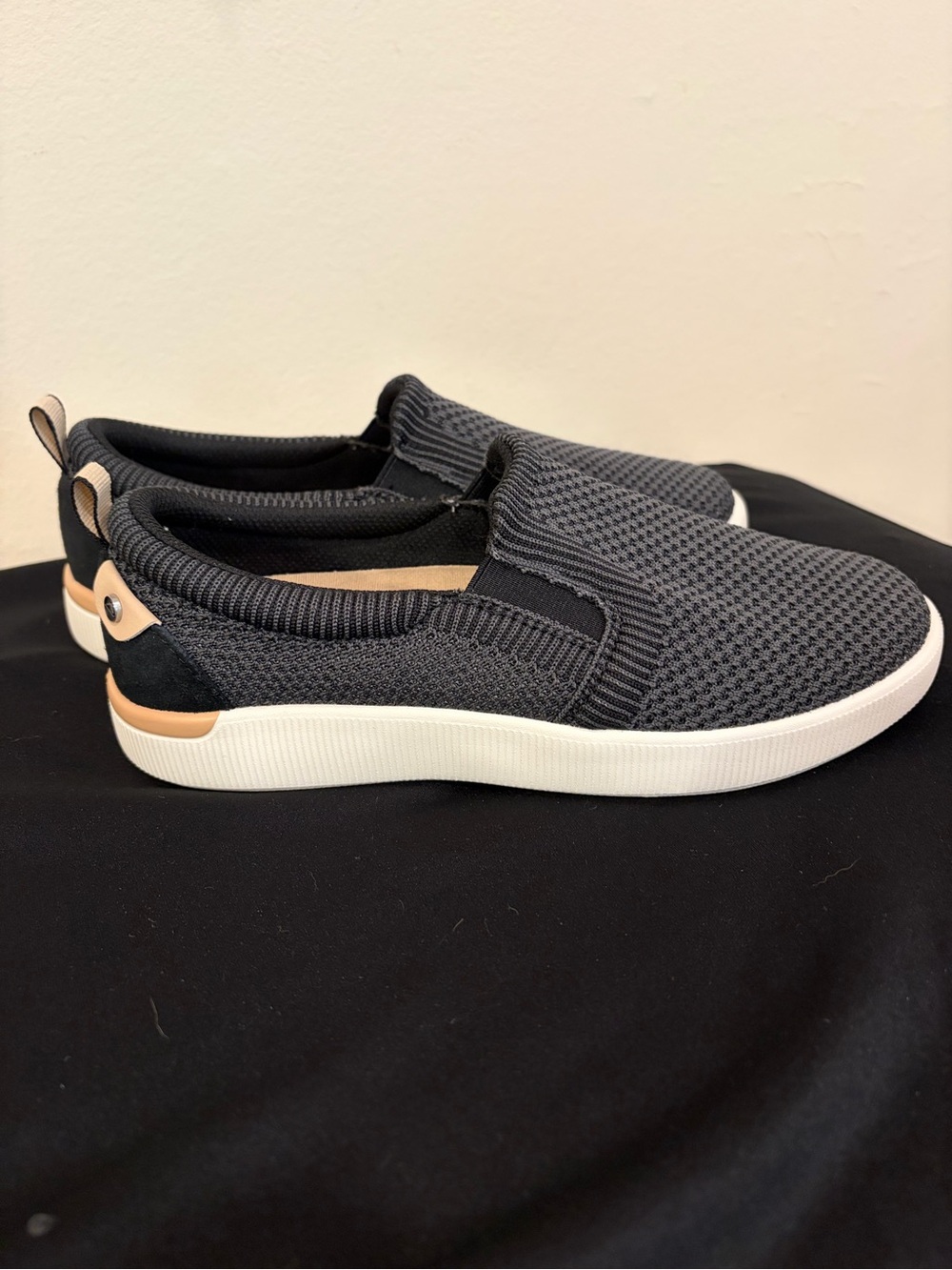 Reef Women's Neptune Elyse Slip-On Knit Sneakers Charcoal and Tan 7 US 37.5 EU